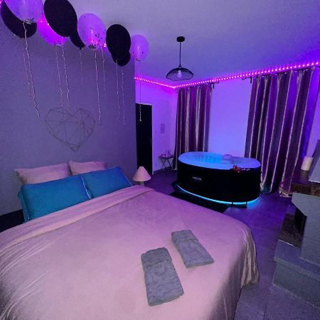 Love Room Avec Jacuzzi Proche Paris Et Roissy Cdg Persan Eksteriør bilde